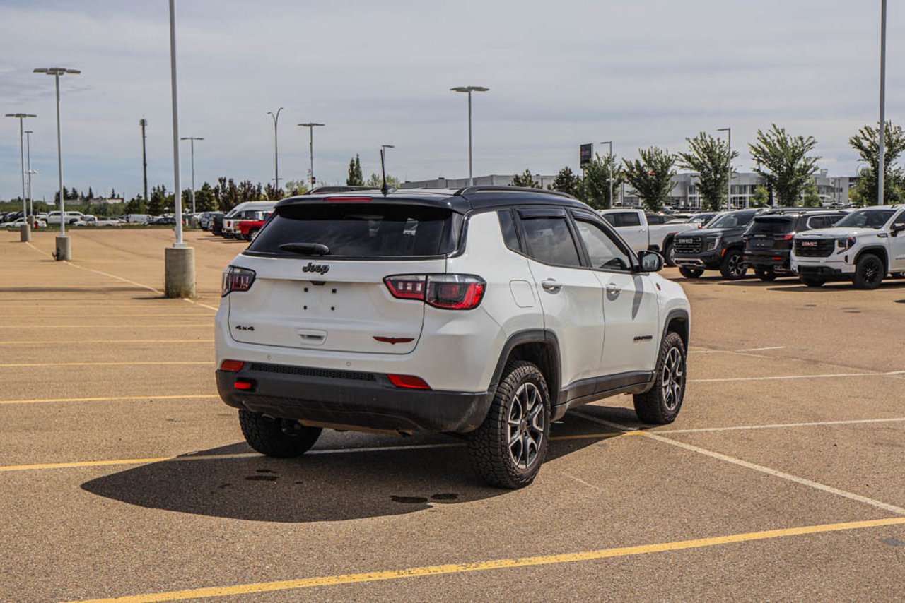 2025 Jeep Compass Trailhawk 4x4 White Sherwood Park - photo #8