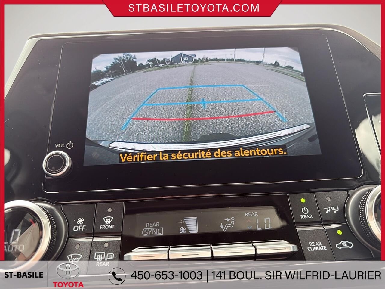 2024 TOYOTA Highlander Hybrid Grey Saint-Basile-le-Grand - photo #19