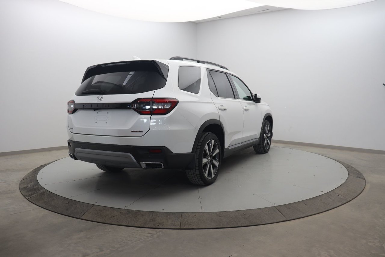 Honda Pilot NIV 5FNYG1H75PB504724 2023 Blanc Chicoutimi - photo #3