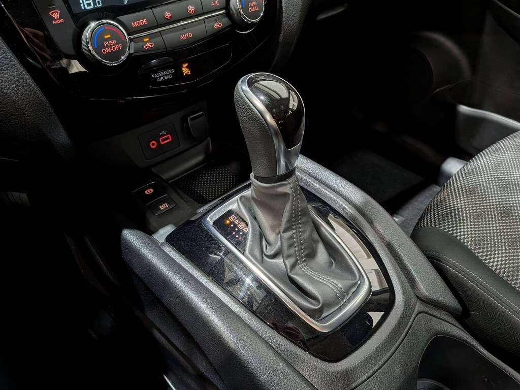 2022 Nissan Qashqai AWD SV CVT Grey Val-David - photo #14