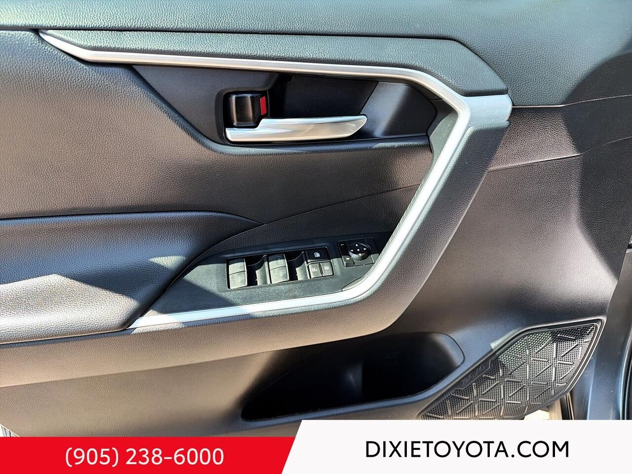 2023 Toyota RAV4 XLE AWD / HEATED SEATS / MOONROOF / ALLOY WHEELS / CARPLAY AND ANDROID AUTO Magnetic Grey Metallic Mississauga - photo #7