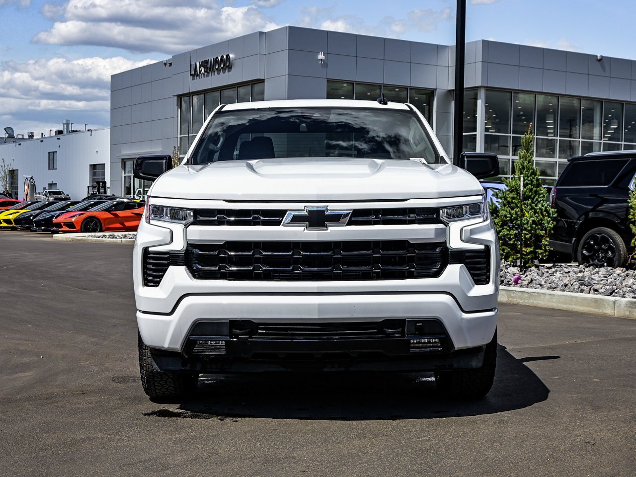 2025 Chevrolet Silverado 1500 4WD Double Cab 147 RST White Sherwood Park - photo #2