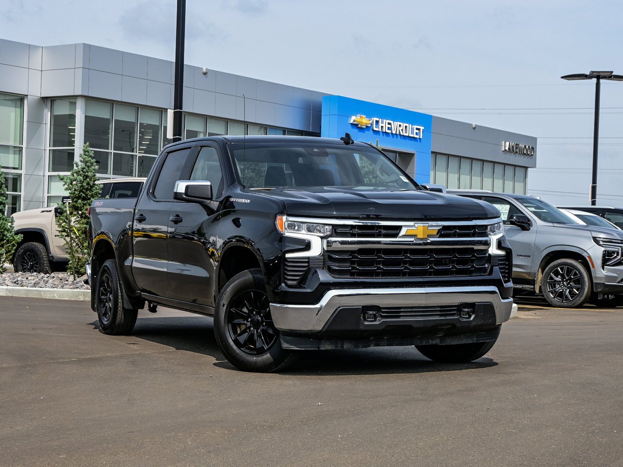 2026 Chevrolet Silverado 1500 4WD Crew Cab 147 LT Black Sherwood Park - photo #1