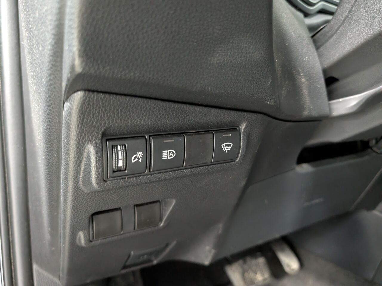 Toyota Corolla Cross LE/SIÈGES CHAUFFANTS/VOLANT CHAUFFANT/CAMÉRA DE RECUL/BLUETOOTH/AC 2024 Noir de jais mica Sherbrooke - photo #9