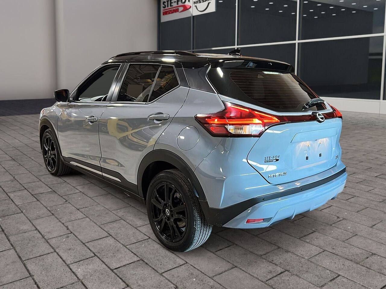 2024 Nissan Kicks SR Grey Québec - photo #3