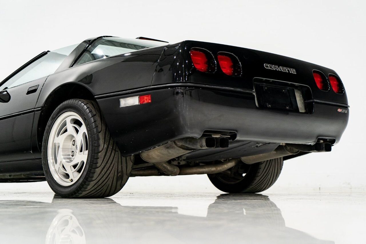 1990 Chevrolet Corvette ZR1 | PRIX EN USD Black Montreal - photo #26