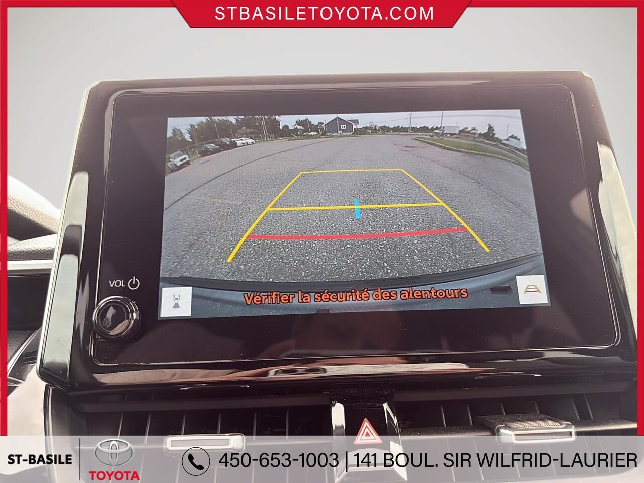 TOYOTA Corolla Cross Hybride 2024 Argent Saint-Basile-le-Grand - photo #19