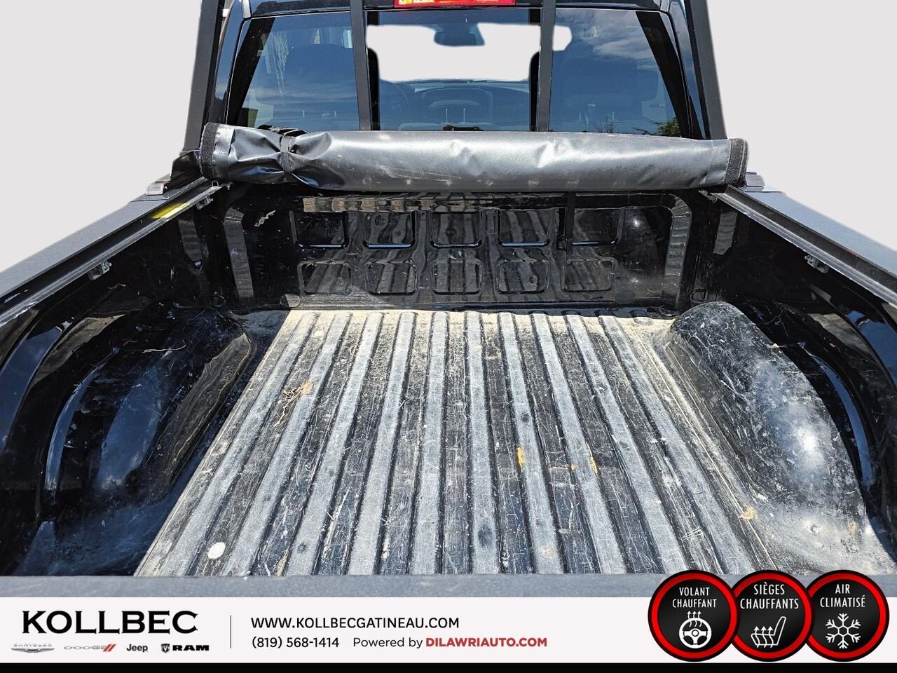 RAM 1500 CLASSIC Express Night Edition Crewcab 4x4 2023 Noir Ottawa & Gatineau - photo #22