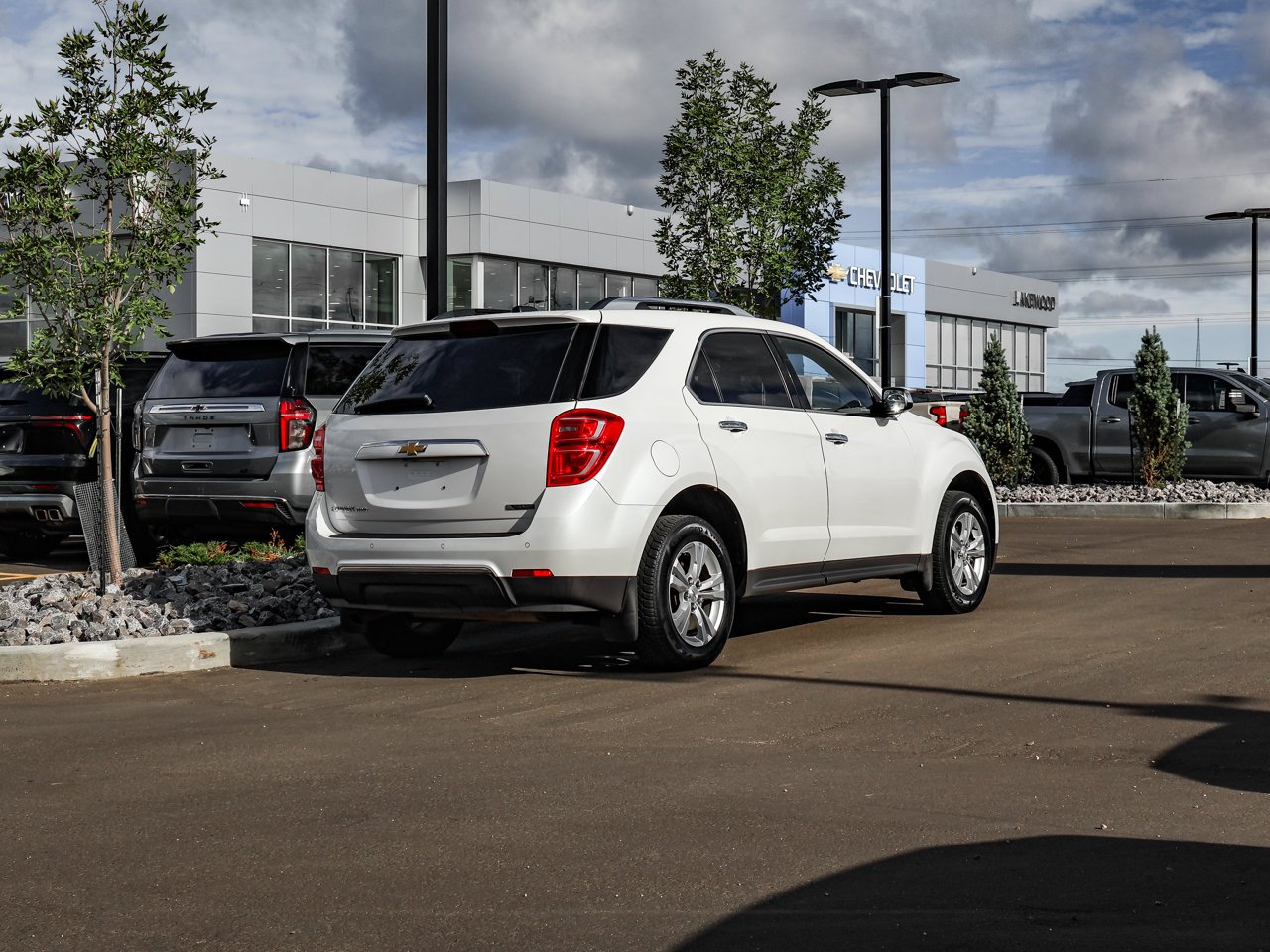 2017 Chevrolet Equinox AWD 4dr Premier w/1LZ White Sherwood Park - photo #7