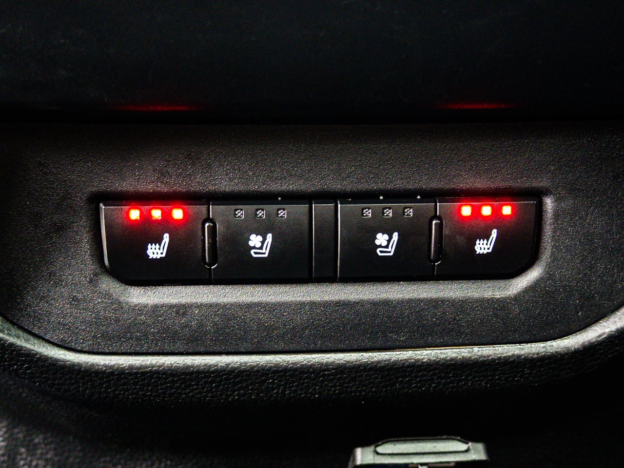 2022 Toyota Tundra 4x4 Crewmax Platinum Long Bed Blue Sherwood Park - photo #31