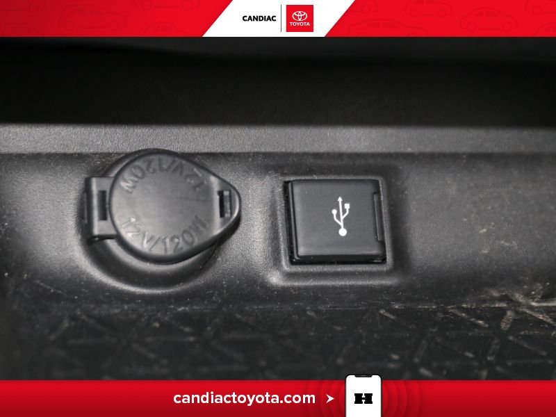 2022 Toyota Rav 4 Silver Laval - photo #26