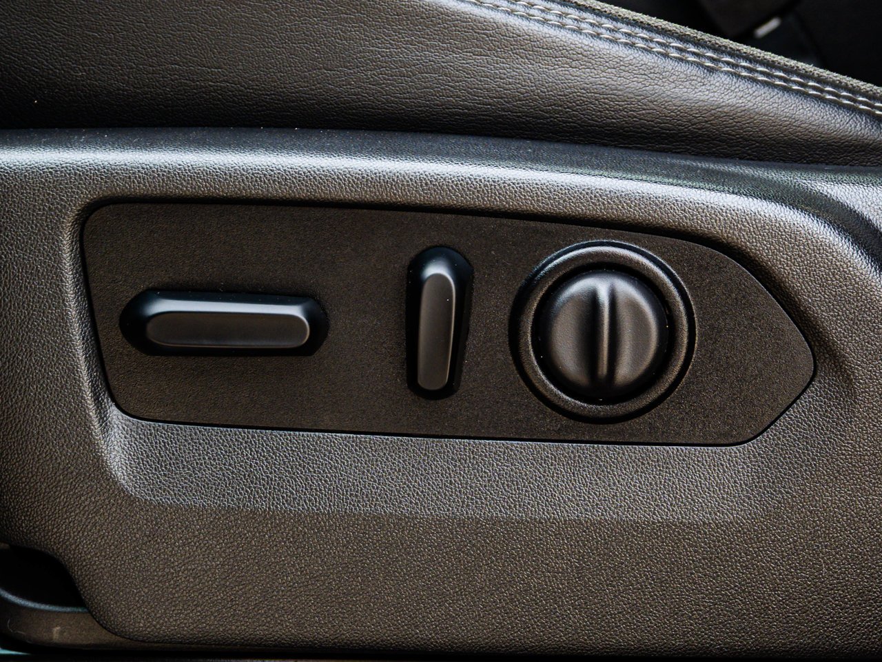 2021 Chevrolet Silverado 1500 4WD Crew Cab 147 High Country Black Sherwood Park - photo #19