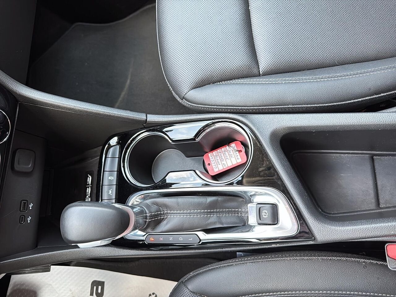 2024 Buick Encore GX White Rouyn-Noranda - photo #13
