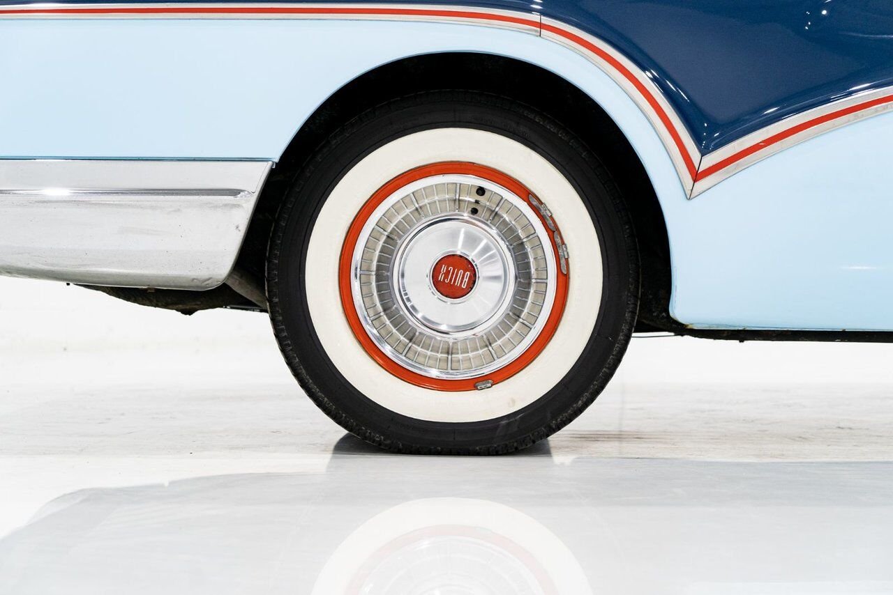 Buick Special 364/300HP NailHead 1 of only 2,056 | PRICE IN USD 1957 Bleu Montréal - photo #37