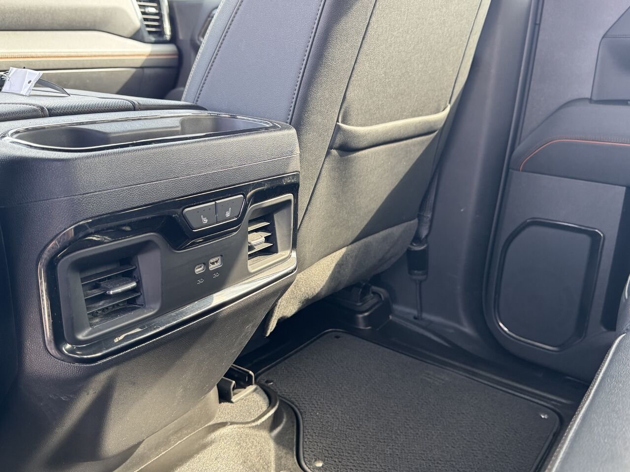 2023 GMC SIERRA 1500 AT4 AT4 cabine multiplace 4RM 157 po White Gatineau - photo #16