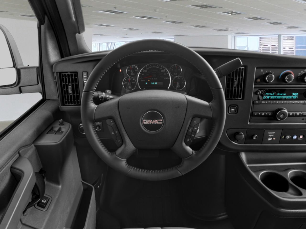 GMC Fourgonnette Savana utilitaire BASE 2026 Blanc sommet Saint-Jérôme - photo #4