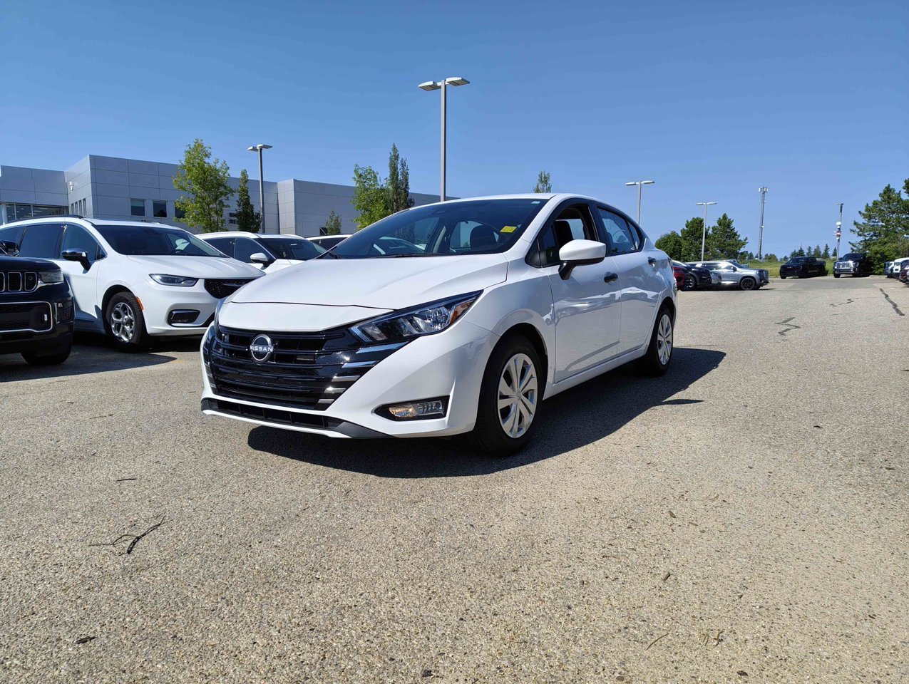 2025 Nissan Versa S CVT White Sherwood Park - photo #3