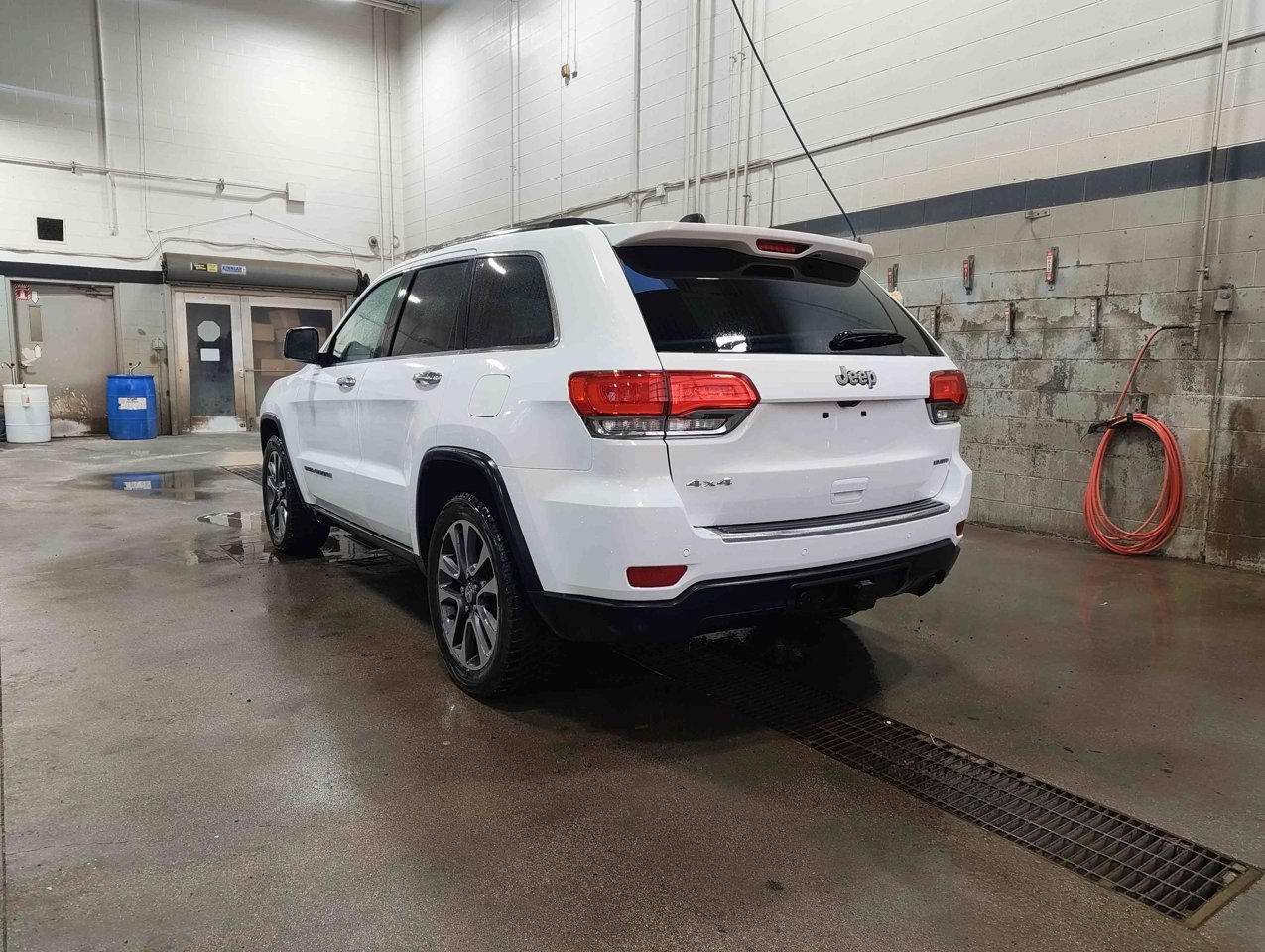 2018 Jeep Grand Cherokee Limited 4x4 White Sherwood Park - photo #4