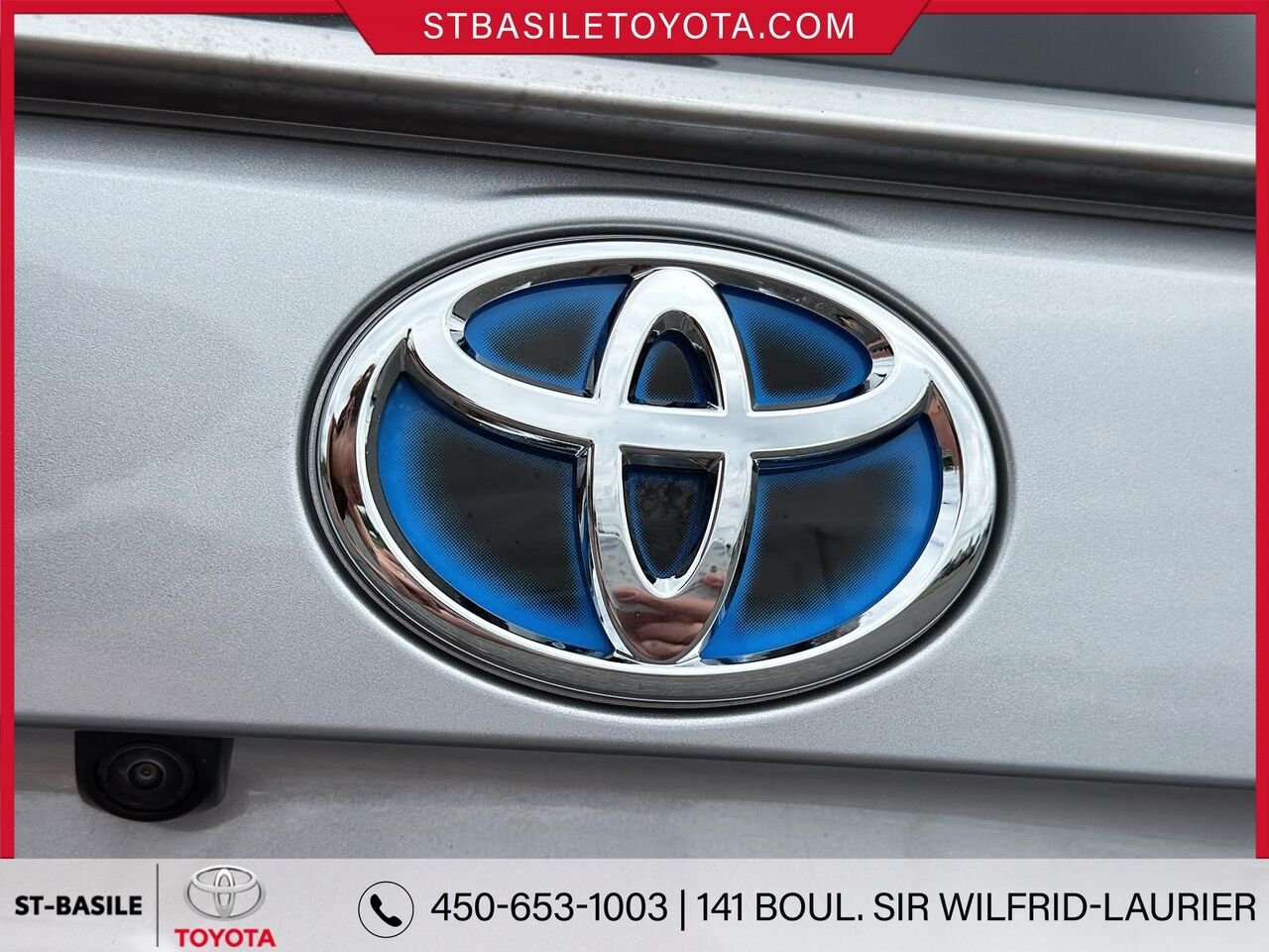 Toyota RAV4 PRIME 2023 Ciel argent métallisé avec toit noir Saint-Basile-le-Grand - photo #4
