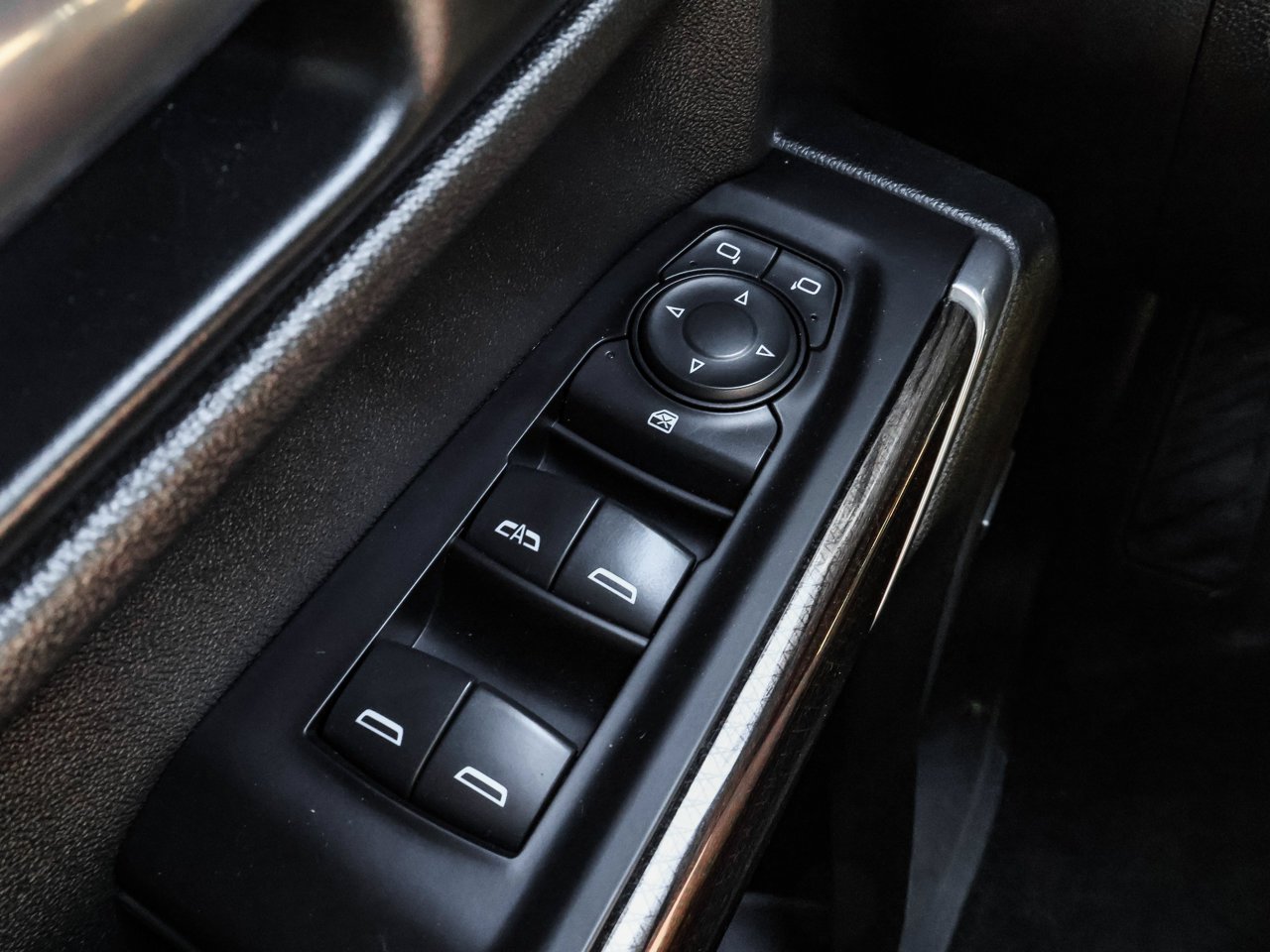 2020 Chevrolet Silverado 1500 4WD Crew Cab 147 RST White Sherwood Park - photo #19