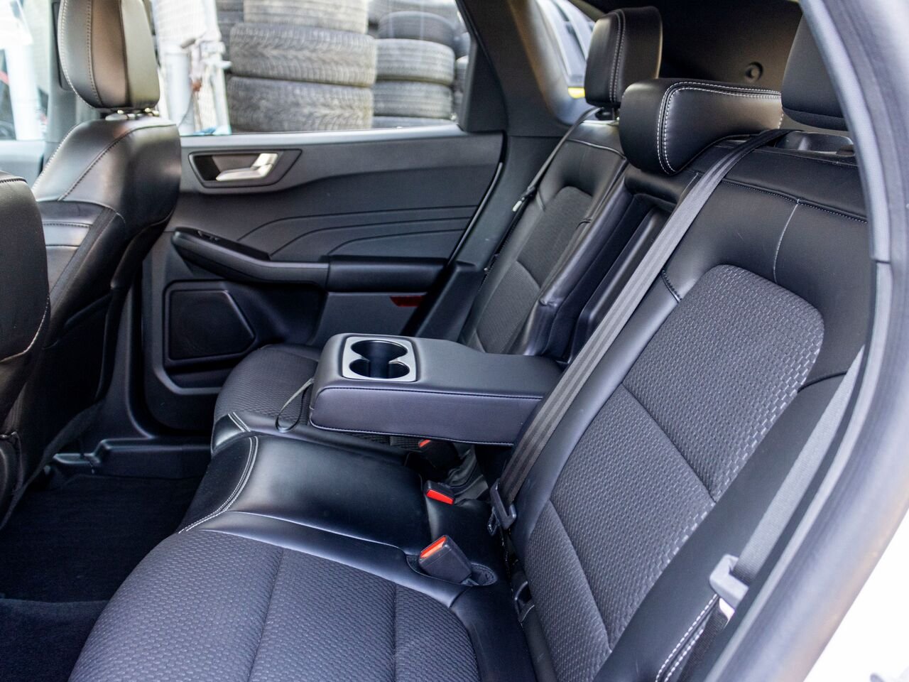 2023 Ford Escape VHR TA White Châteauguay - photo #28