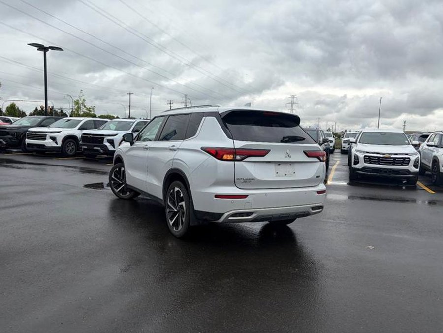 2022 Mitsubishi Outlander 2022 White