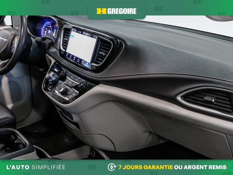 2023 Chrysler Pacifica Grey Laval - photo #36