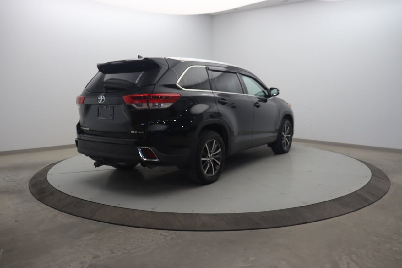 2017 Toyota Highlander XLE Black Baie-Comeau - photo #3