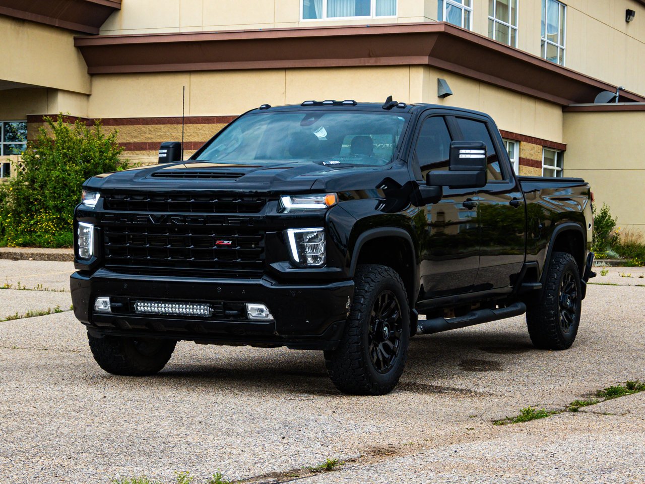 2022 Chevrolet Silverado 3500HD 4WD Crew Cab 159 LTZ Black Sherwood Park - photo #3