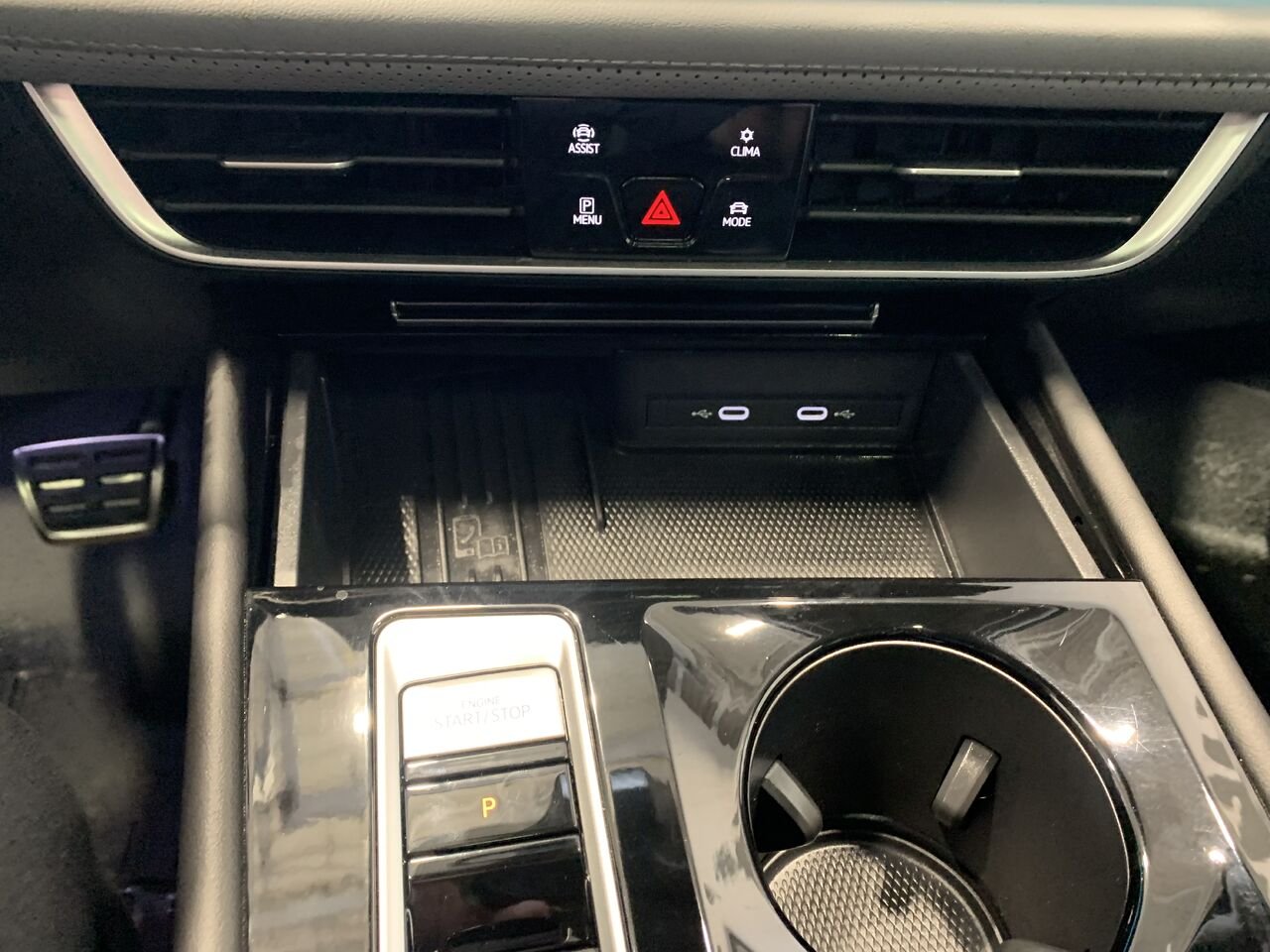 Volkswagen Atlas PEAK EDITION REMORQUAGE 5000LBS+CUIR+TOIT PANO 2025 Gris Châteauguay - photo #41