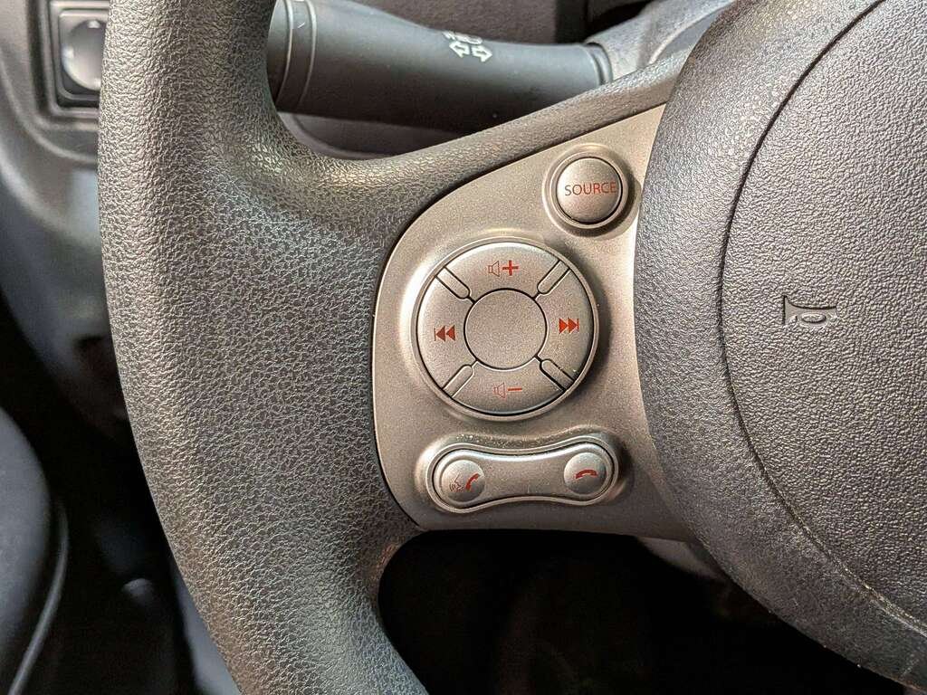 Nissan Micra 4dr HB Man SV 2017 Rouge Val-David - photo #13