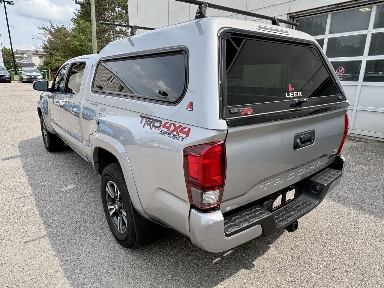 Toyota TACOMA 2018 Argent Mont-Laurier - photo #10