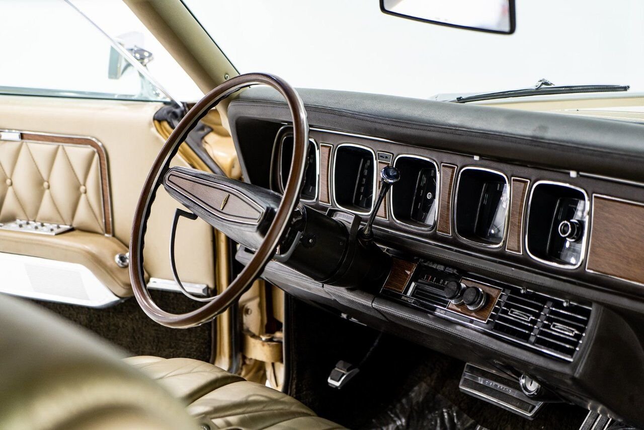 1969 Lincoln Continental Only 687 miles from new. Unrestored example **PRICE IN USD** Gold Montreal - photo #53