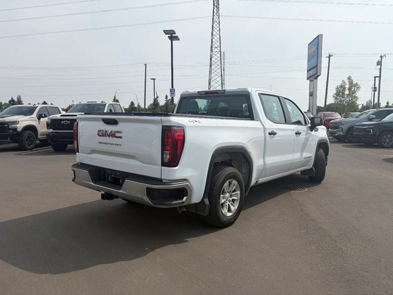 2023 GMC Sierra 1500 4WD Crew Cab 147 Pro White Sherwood Park - photo #4