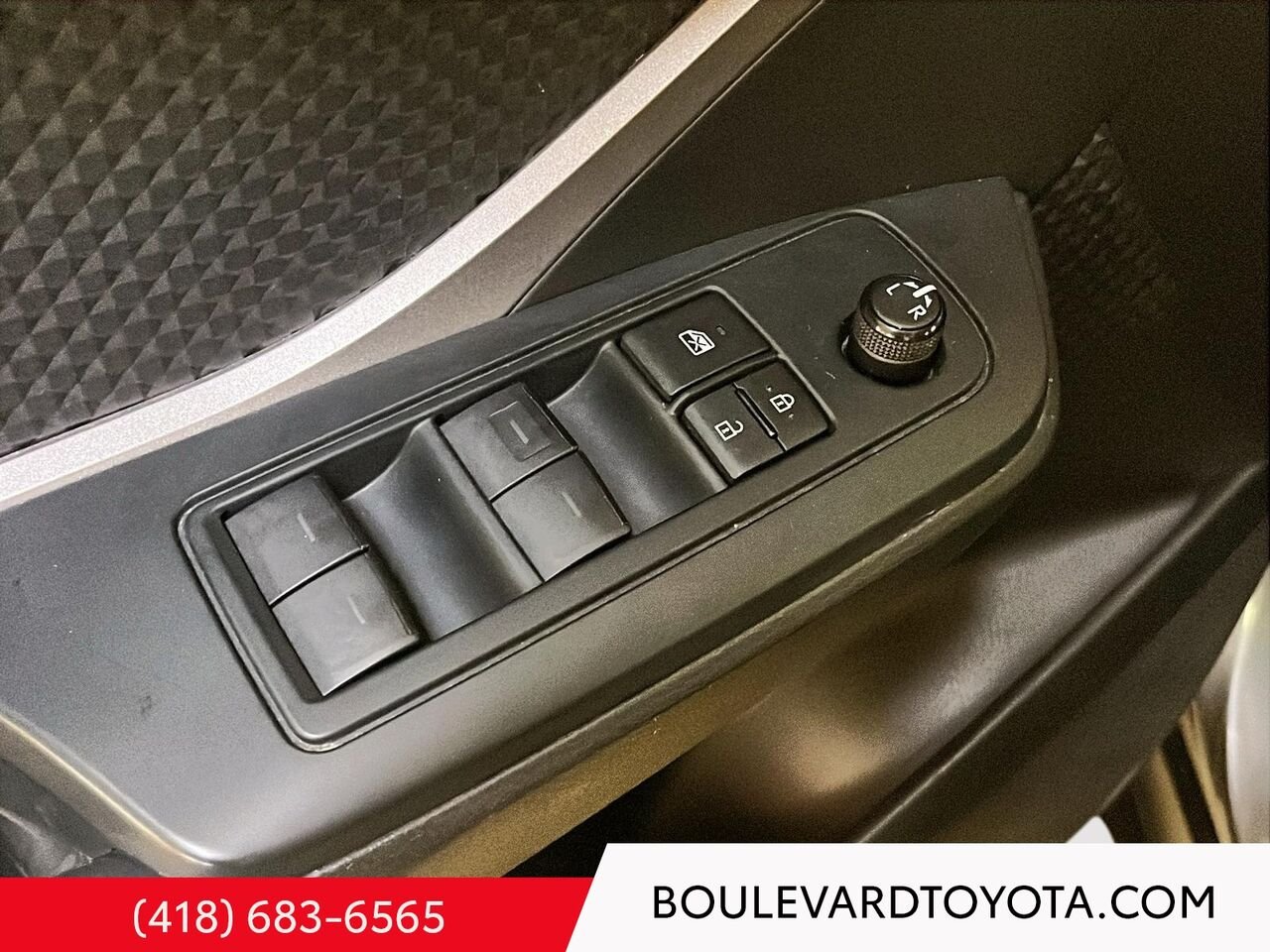 Toyota C-HR 99697A-19 | LE 2021 Gris Québec - photo #7