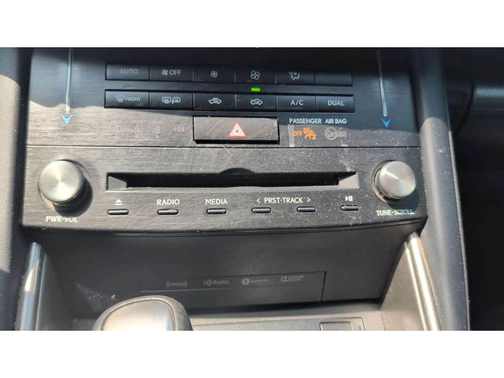 2018 Lexus IS Red Gatineau - photo #19