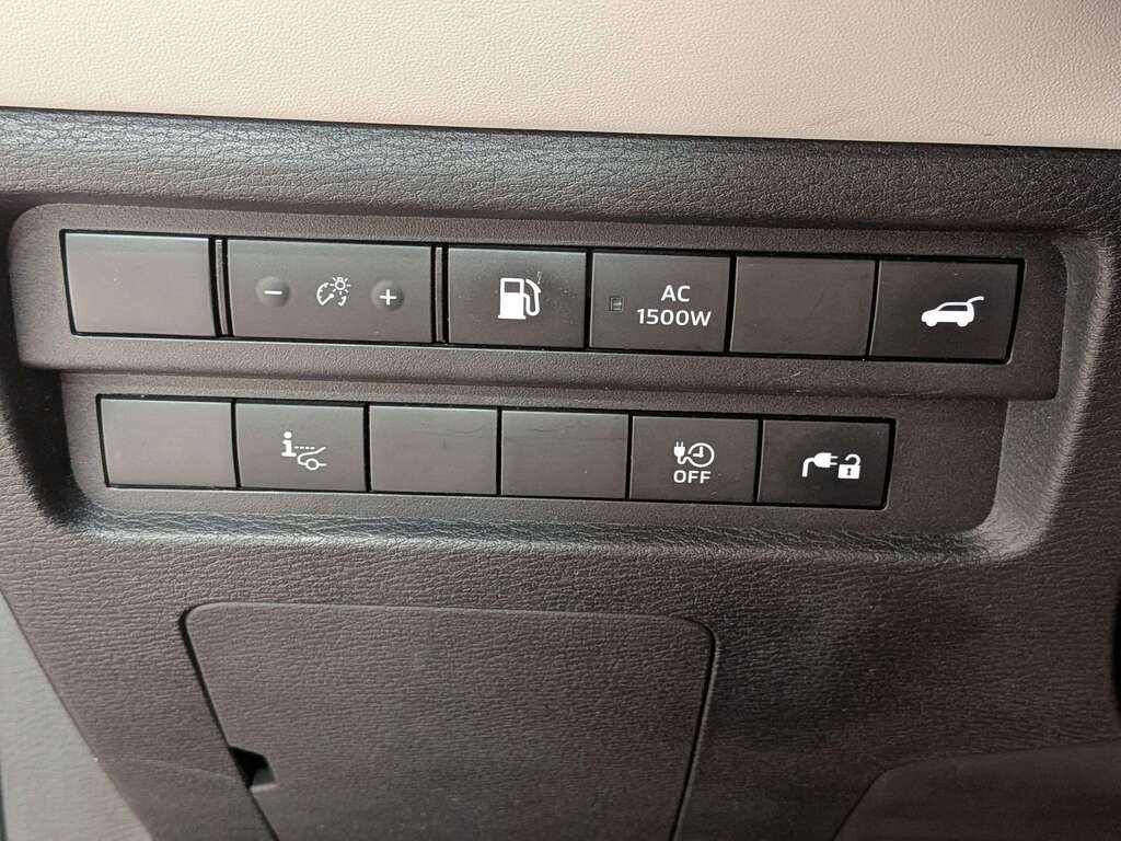 2023 Mitsubishi Outlander Plug-In Hybrid GT S-AWC Red Val-David - photo #35
