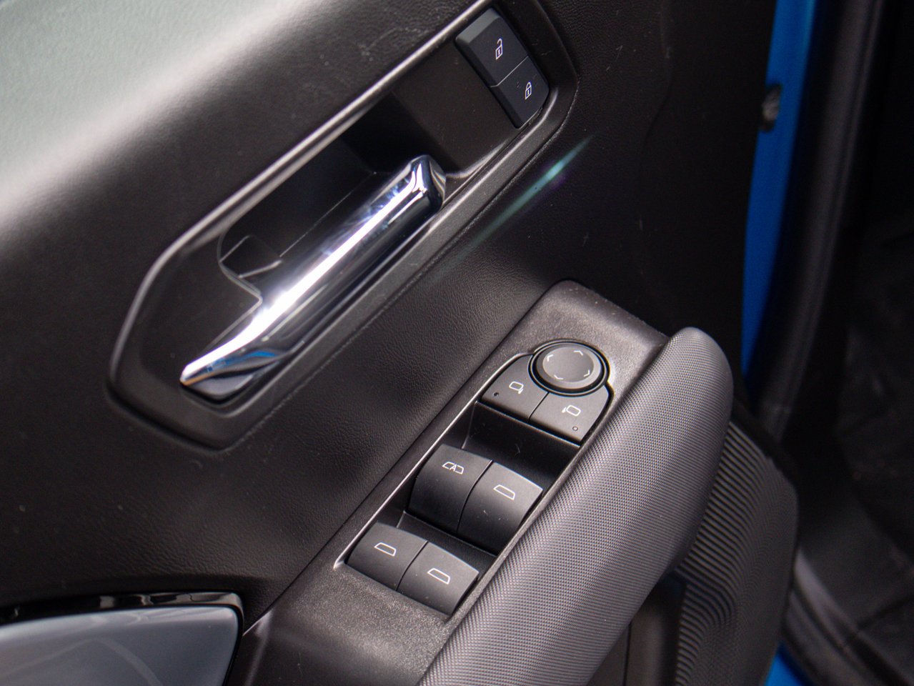 2024 Chevrolet Colorado 4WD Crew Cab Z71 Blue Sherwood Park - photo #18