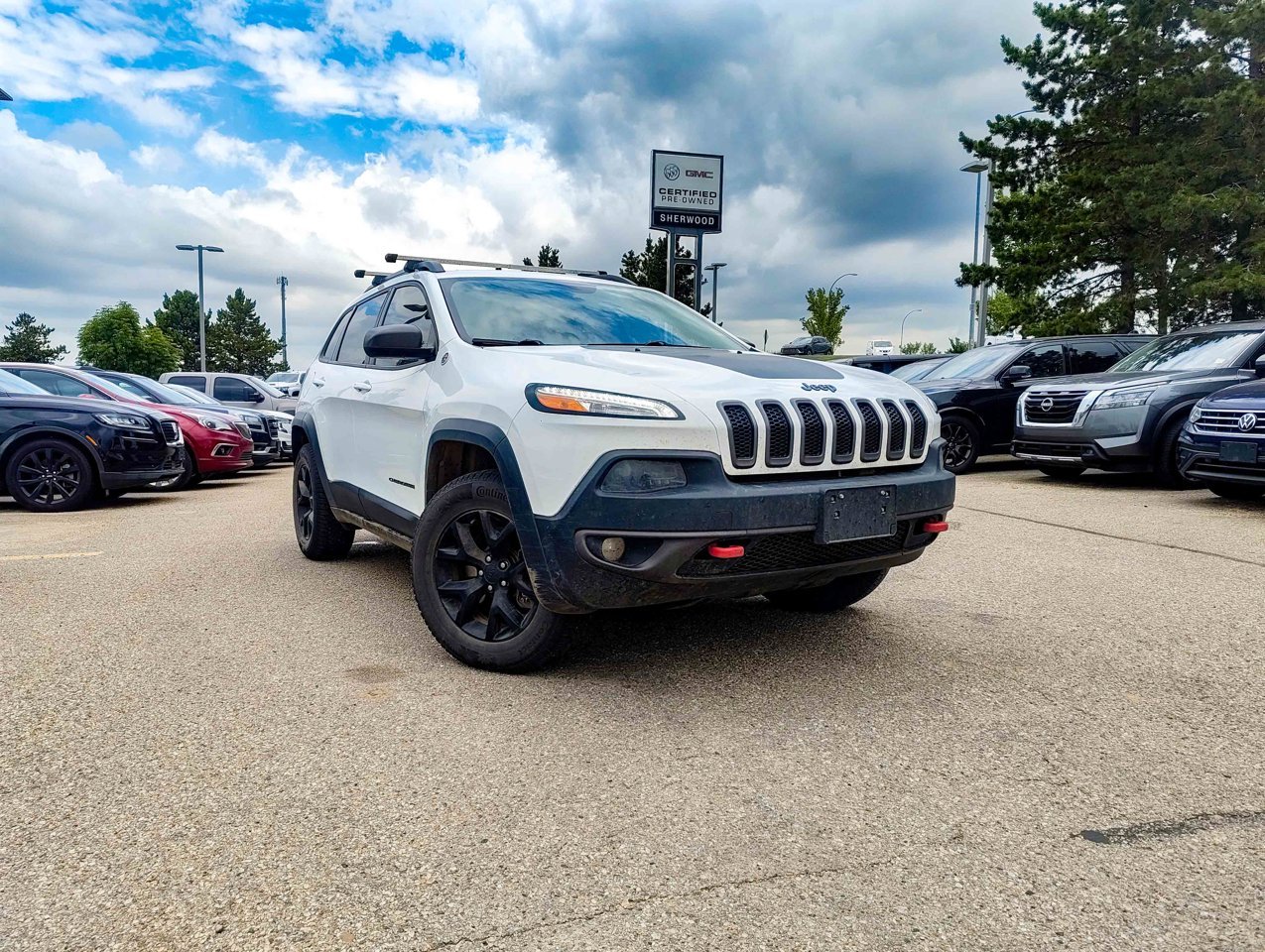 2017 Jeep Cherokee 4WD 4dr Trailhawk White Sherwood Park - photo #1