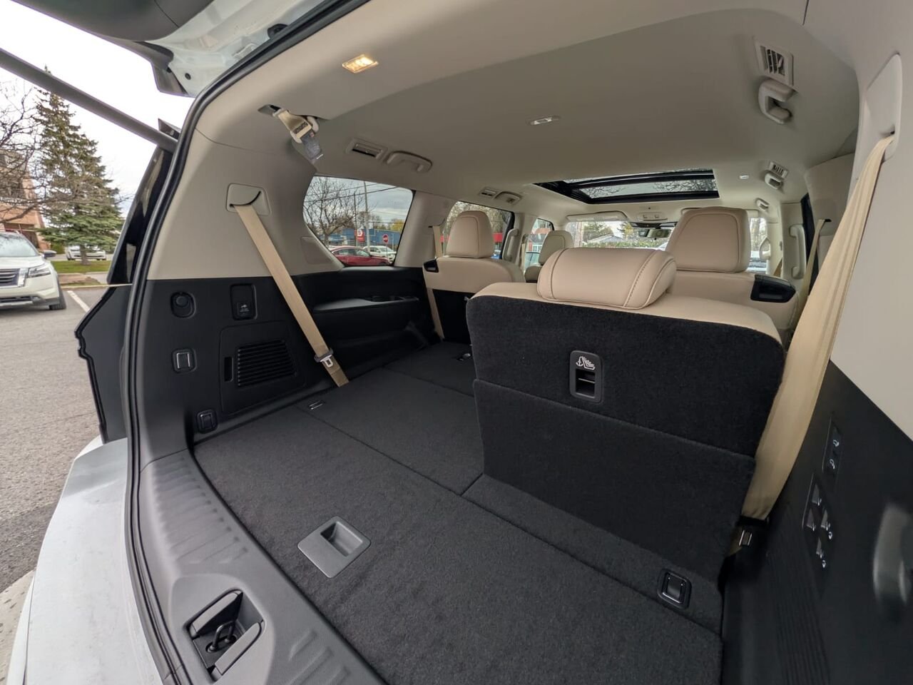 NISSAN Armada ARMADA PLATINE R SERVE SI GES CAPITAINE 2026 Blanc Everest nacré triple couche Châteauguay - photo #13