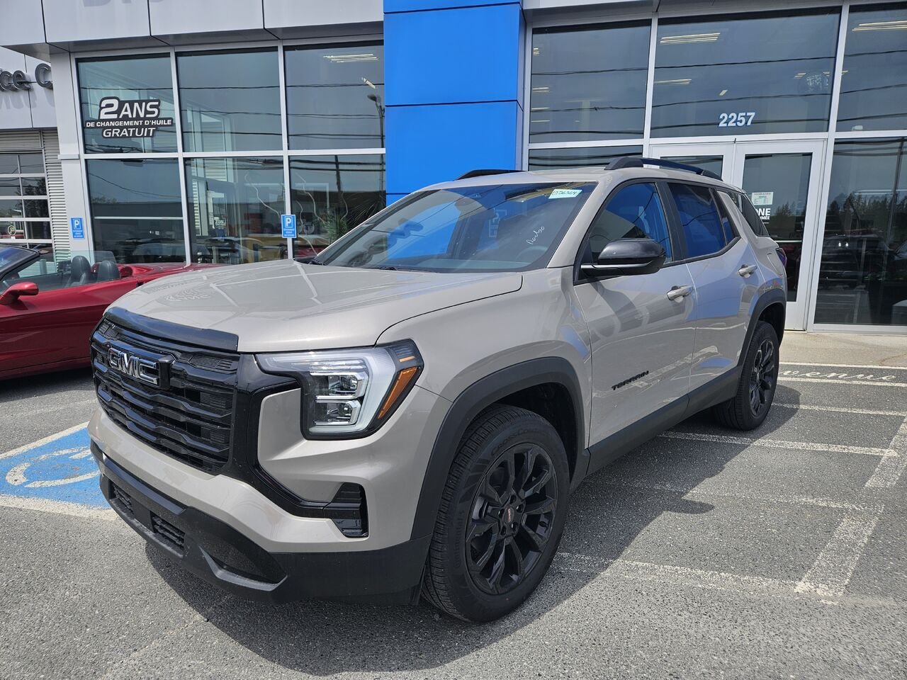 GMC Terrain Élévation 4 portes TI 2026 Pierre de rivière métallisé Thetford Mines - photo #0