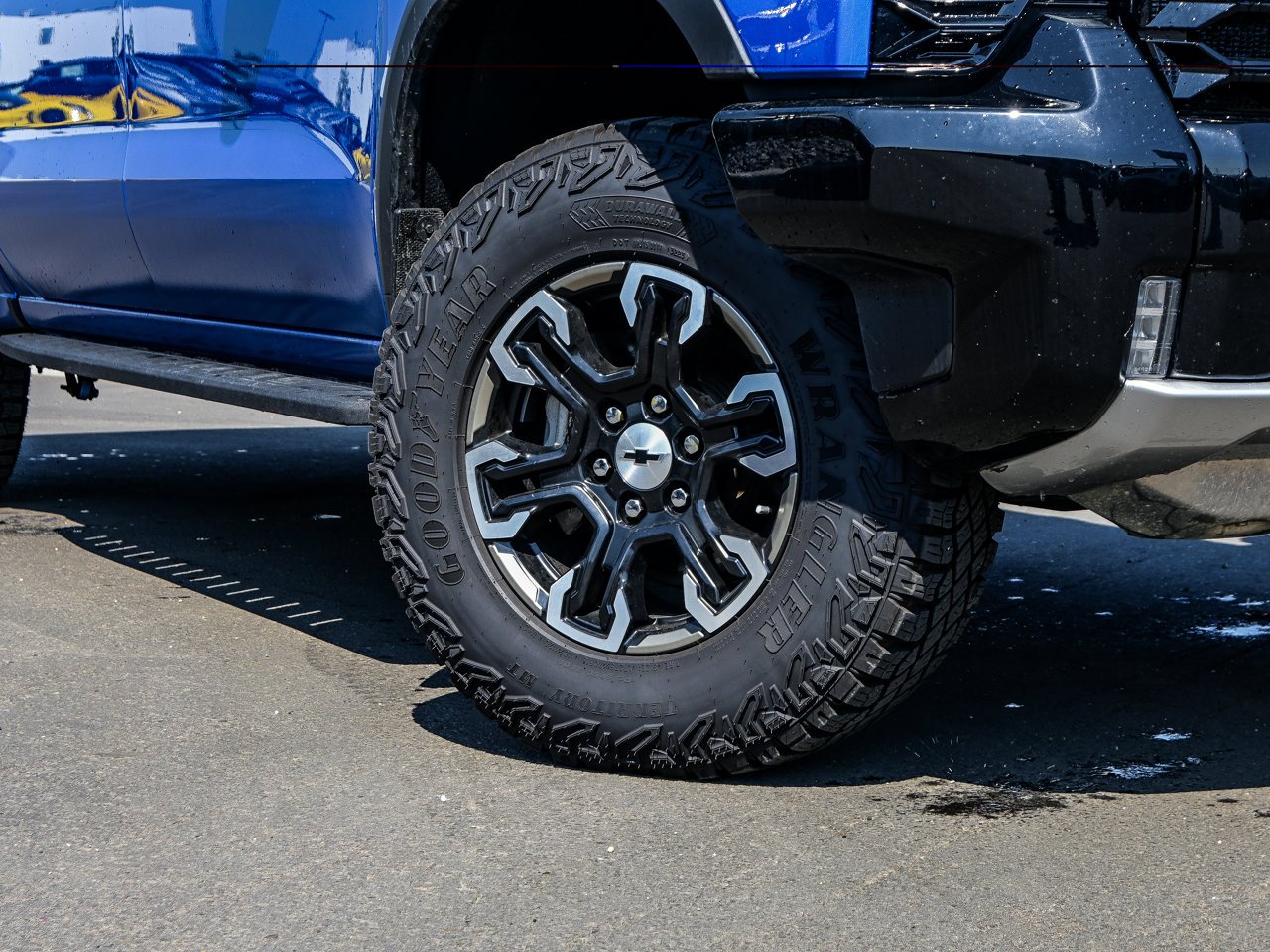 2024 Chevrolet Silverado 1500 4WD Crew Cab 147 ZR2 Blue Sherwood Park - photo #5
