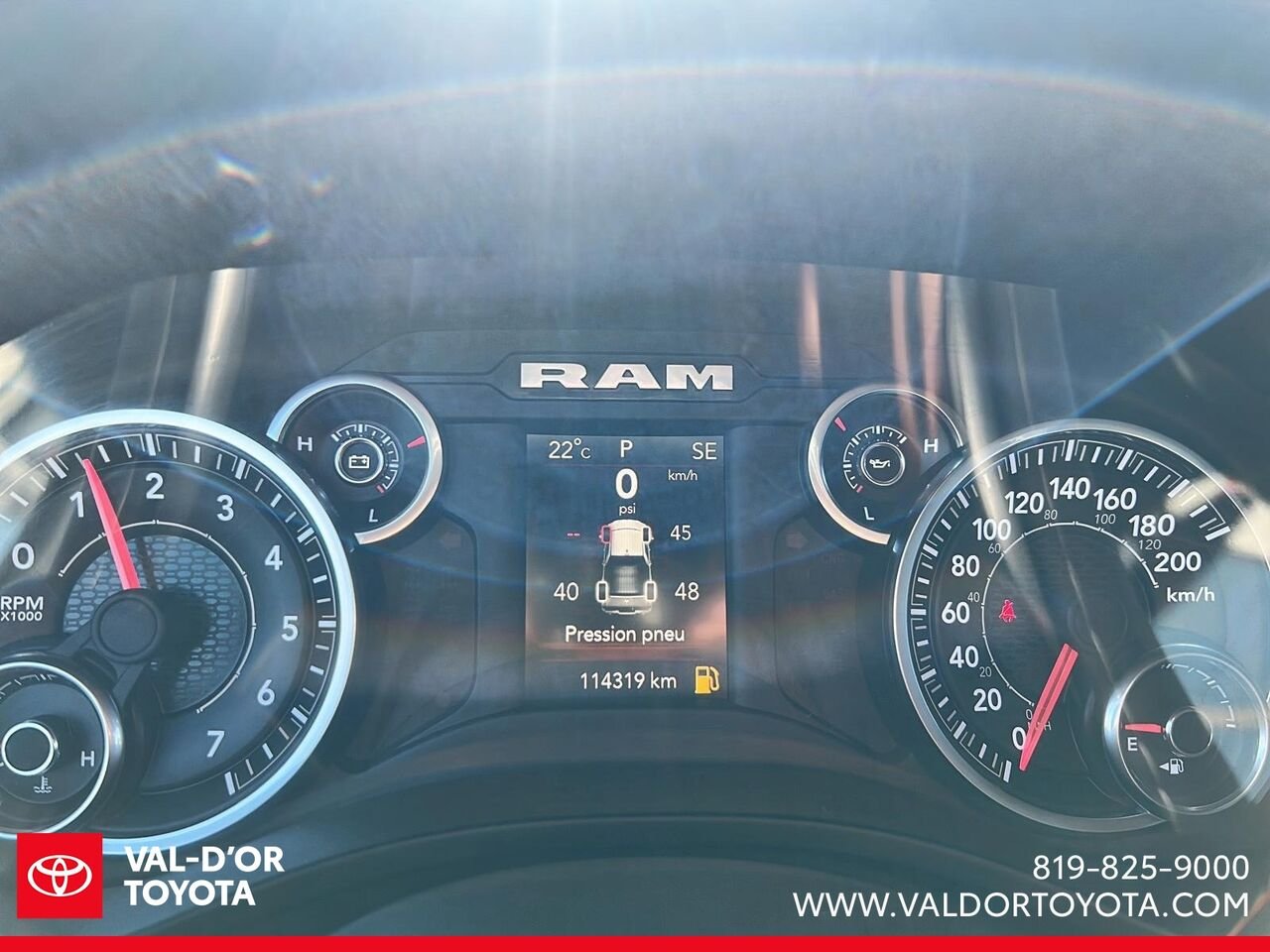 2019 Ram 1500 Big Horn cabine d'équipe 4x4 caisse de 6 pi 4 po Black Val-d'Or - photo #12