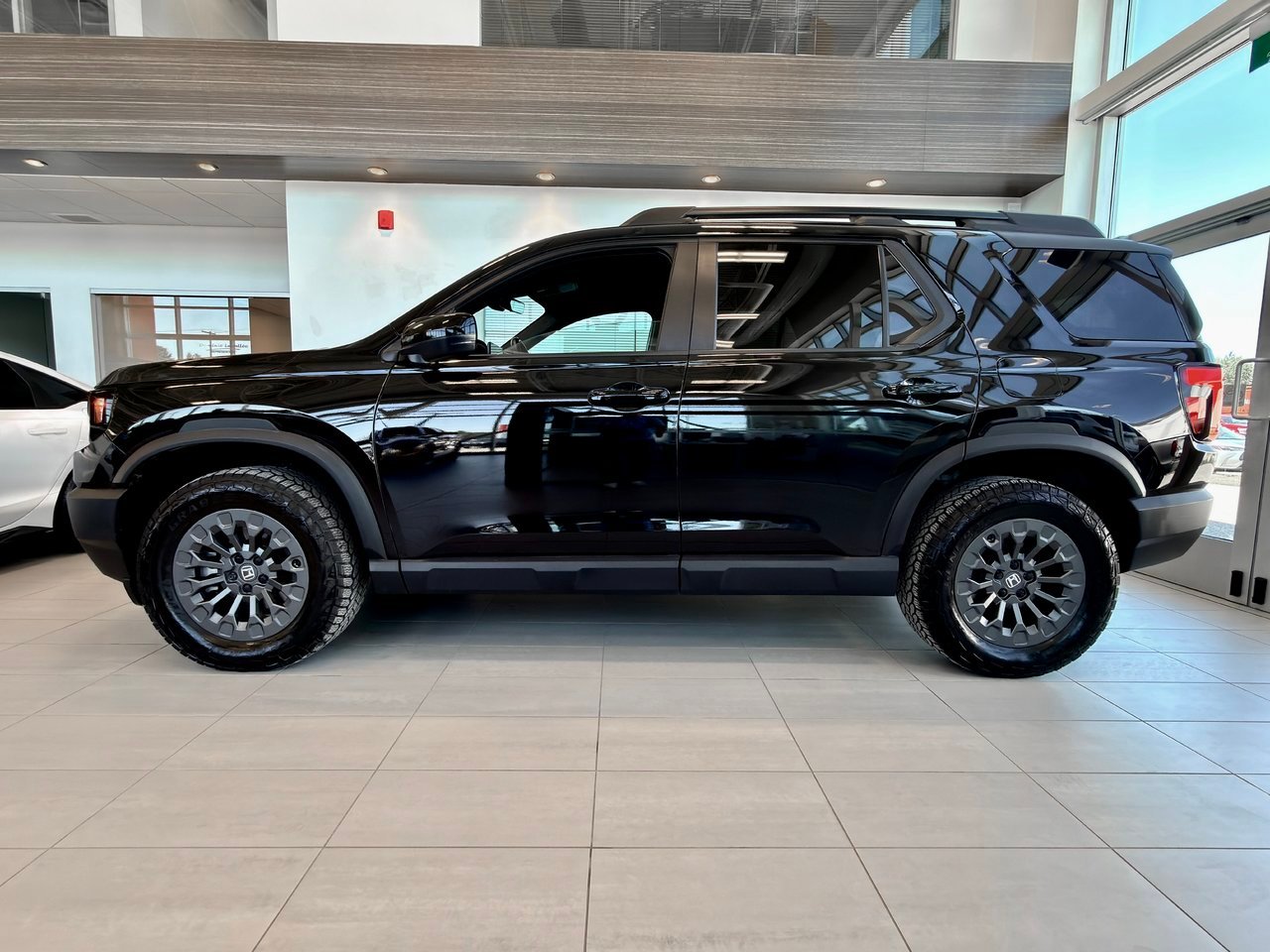 2026 Honda Passport Black Notre-Dame-des-Prairies - photo #7