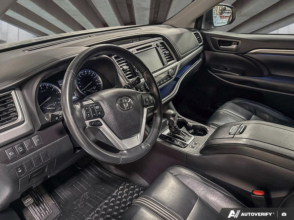 2018 Toyota Highlander 2501260A | SE Silver Edmonton - photo #11